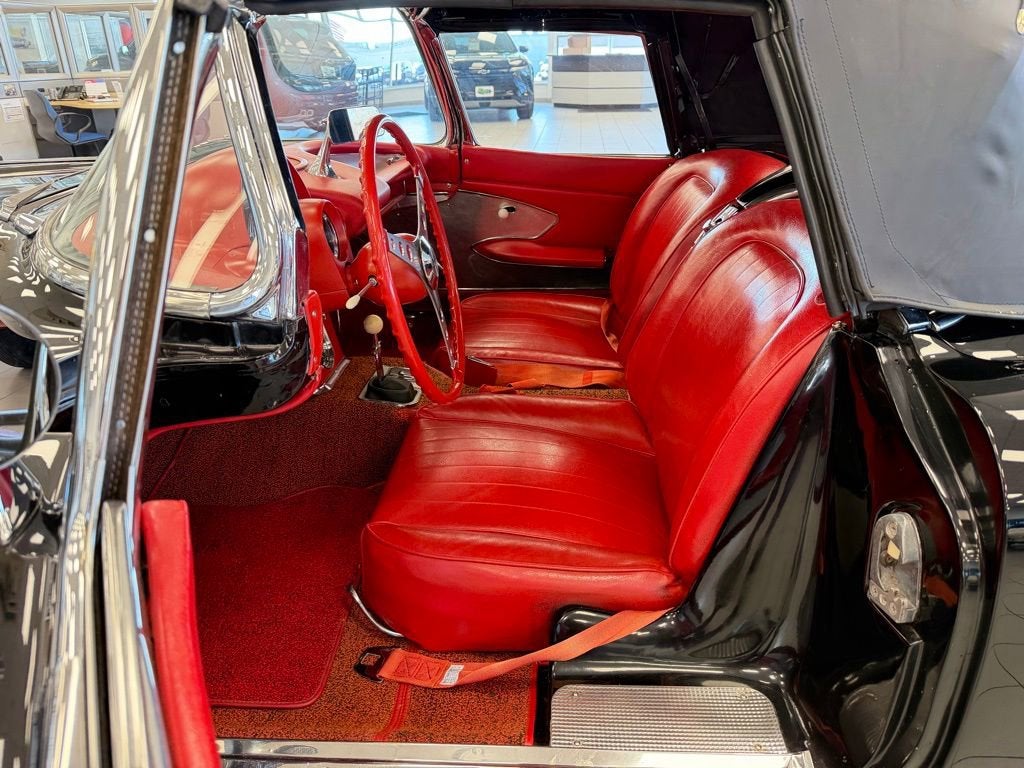 1960 Chevrolet CORVETTE COUPE Base