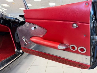 1960 Chevrolet CORVETTE COUPE Base