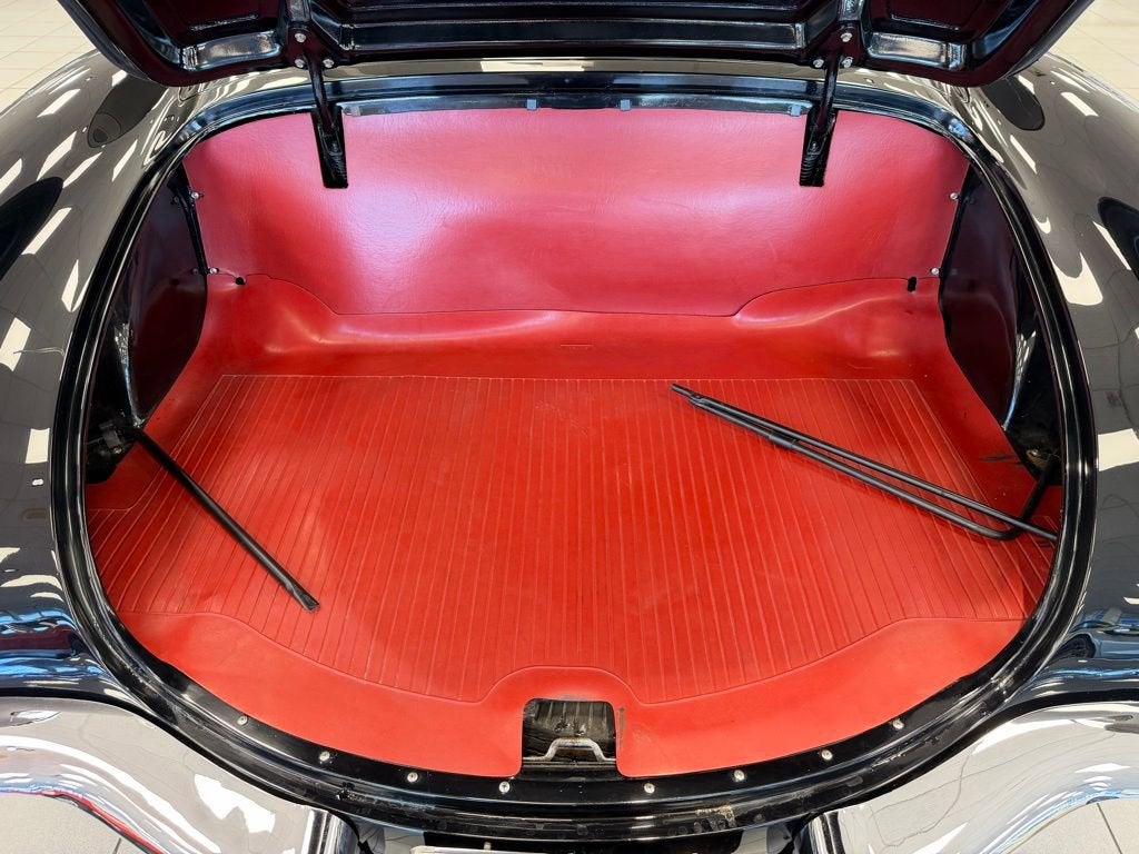 1960 Chevrolet CORVETTE COUPE Base