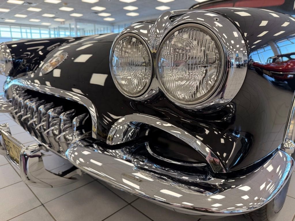 1960 Chevrolet CORVETTE COUPE Base