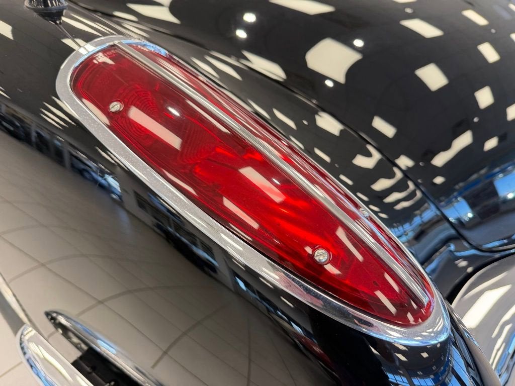 1960 Chevrolet CORVETTE COUPE Base