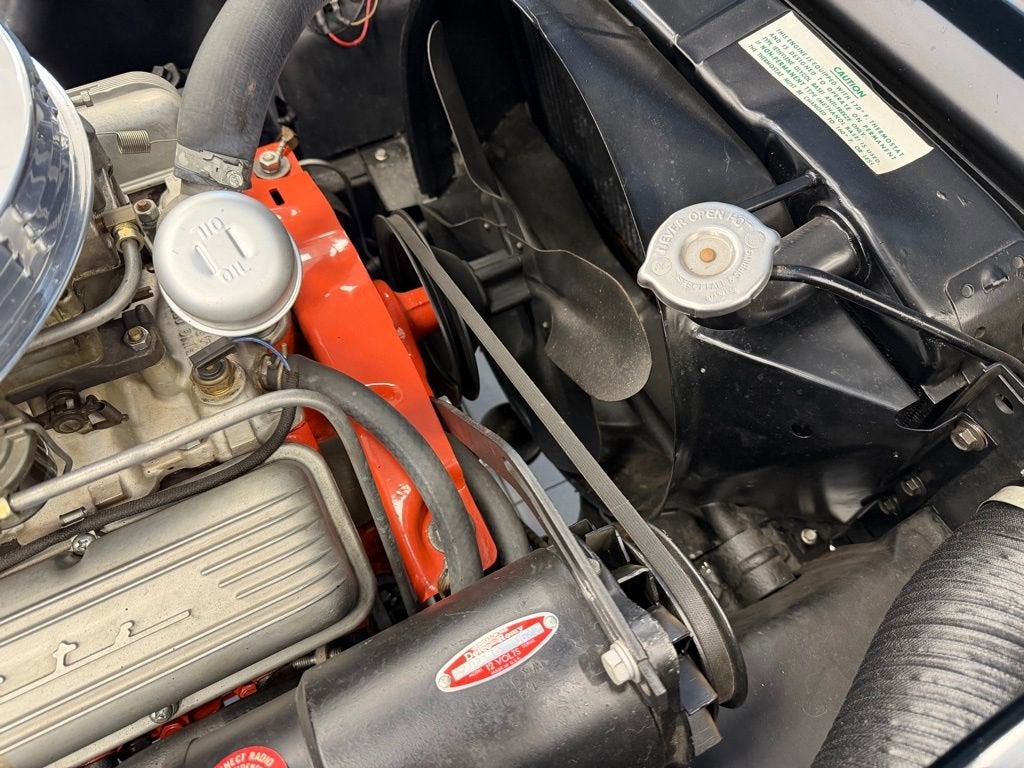 1960 Chevrolet CORVETTE COUPE Base