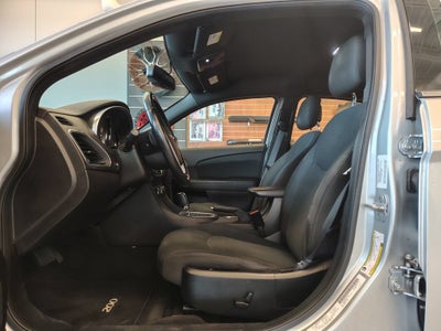2012 Chrysler 200 Touring