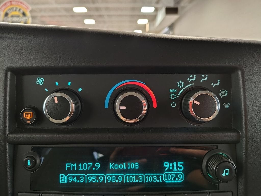 2023 Chevrolet Express Passenger 3500 1LS