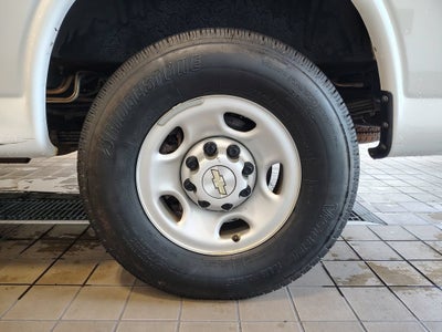 2023 Chevrolet Express Passenger 3500 1LS