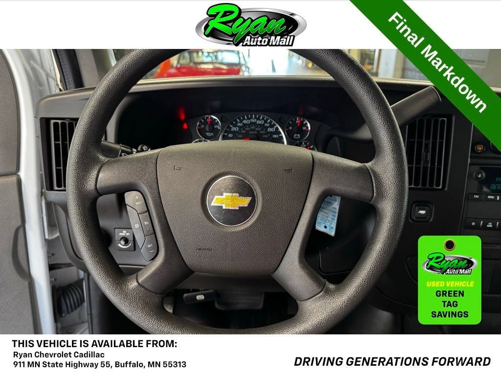 2022 Chevrolet Express Passenger 3500 1LS