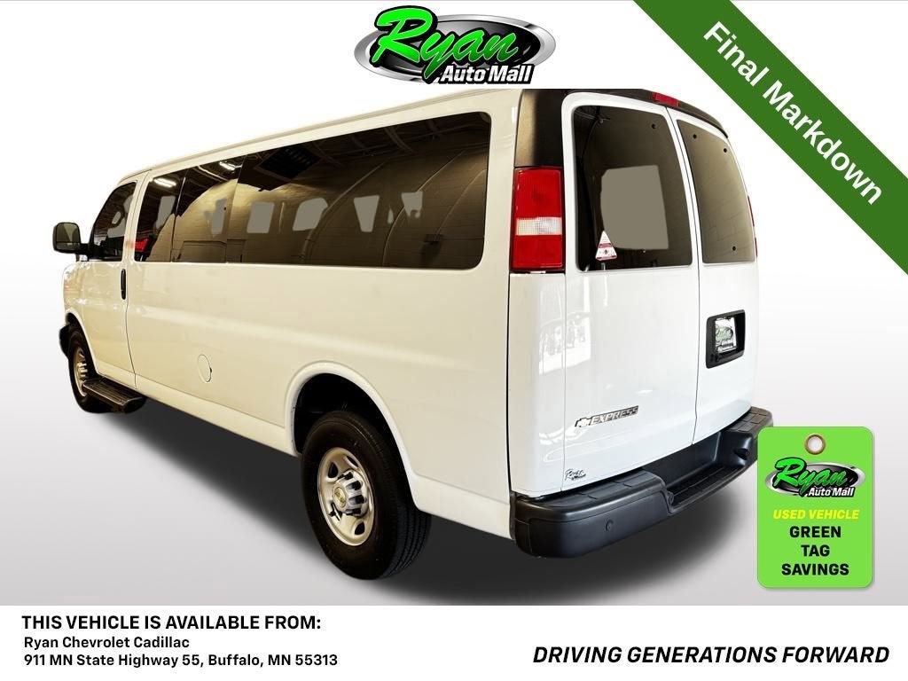 2022 Chevrolet Express Passenger 3500 1LS