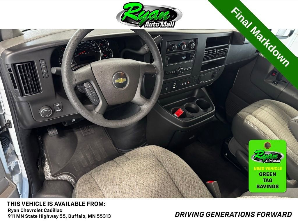 2024 Chevrolet Express Passenger 3500 1LT