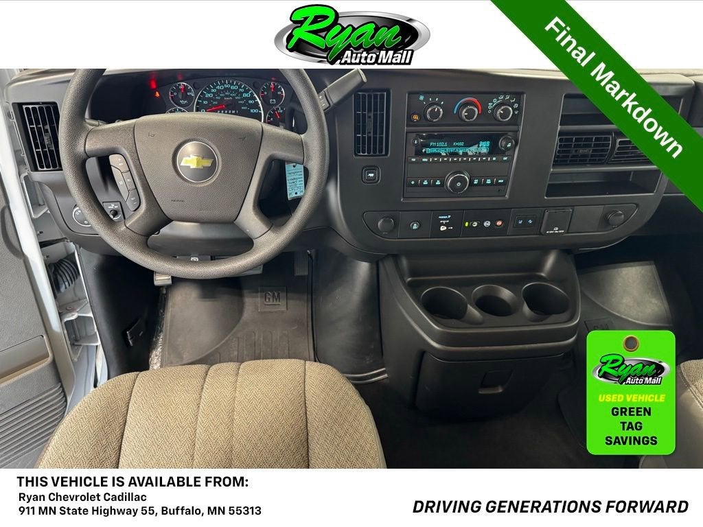 2024 Chevrolet Express Passenger 3500 1LT