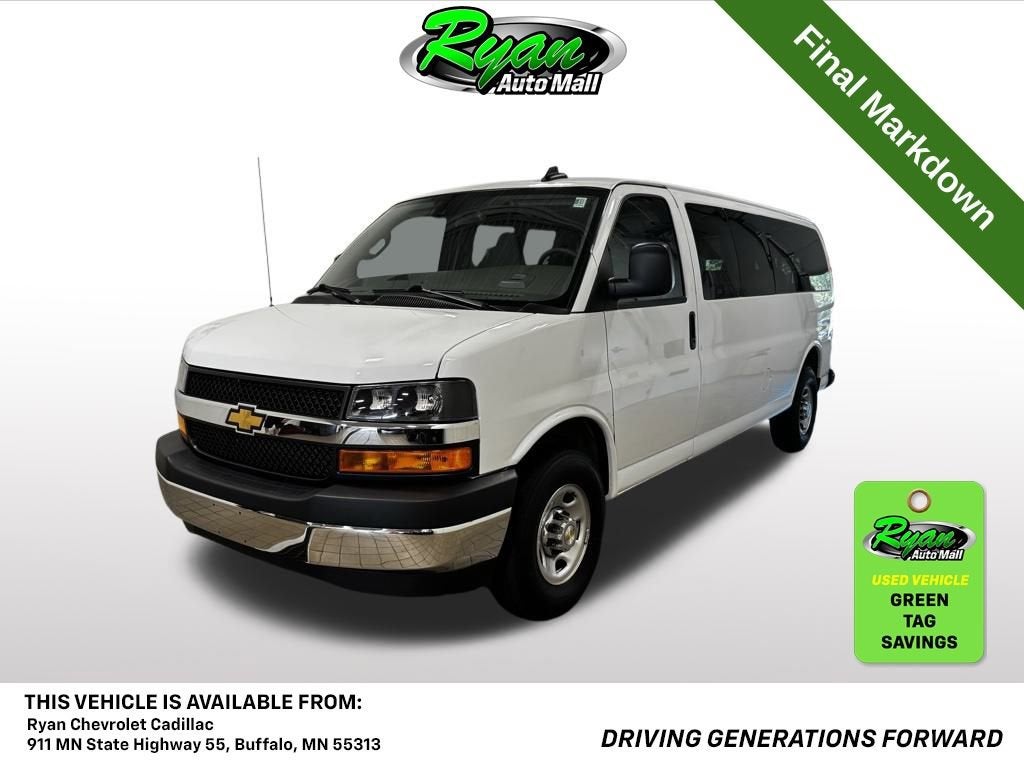 2024 Chevrolet Express Passenger 3500 1LT
