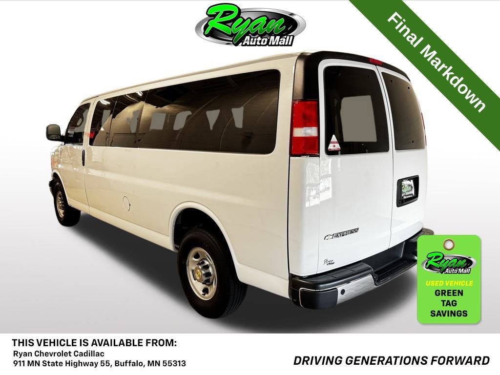 2024 Chevrolet Express Passenger 3500 1LT