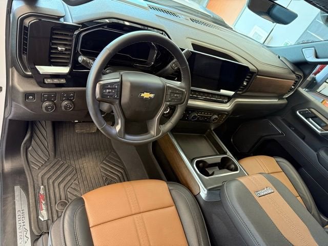 2025 Chevrolet Silverado 3500 HD High Country