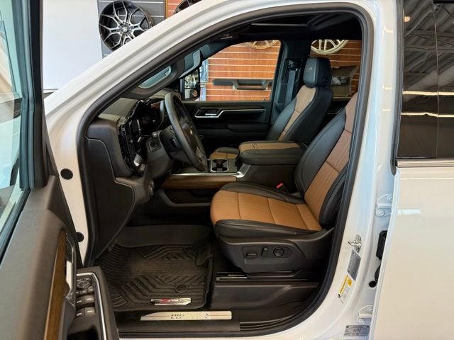 2025 Chevrolet Silverado 3500 HD High Country