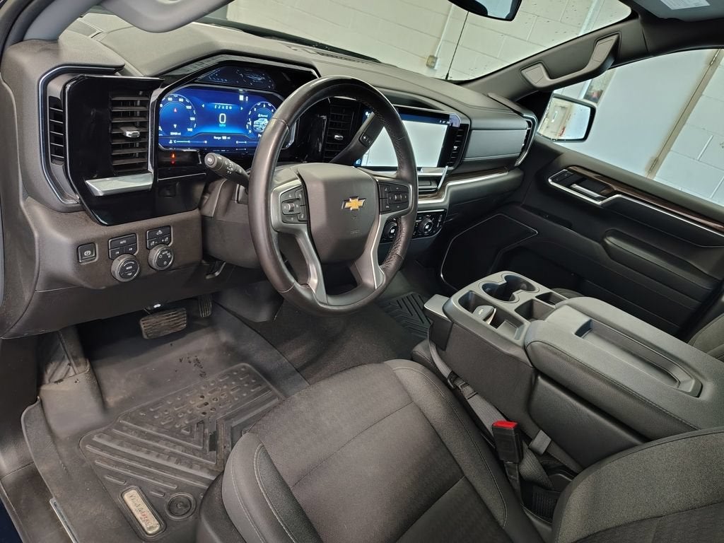 2023 Chevrolet Silverado 1500 LT (2FL)
