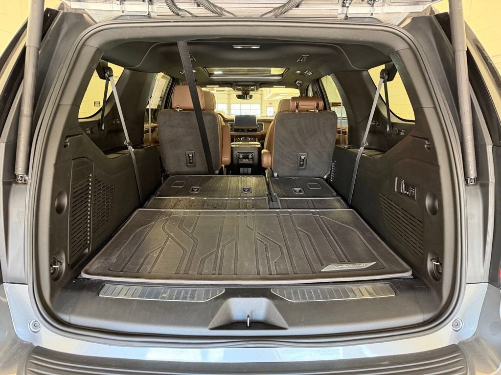 2022 Chevrolet Suburban High Country