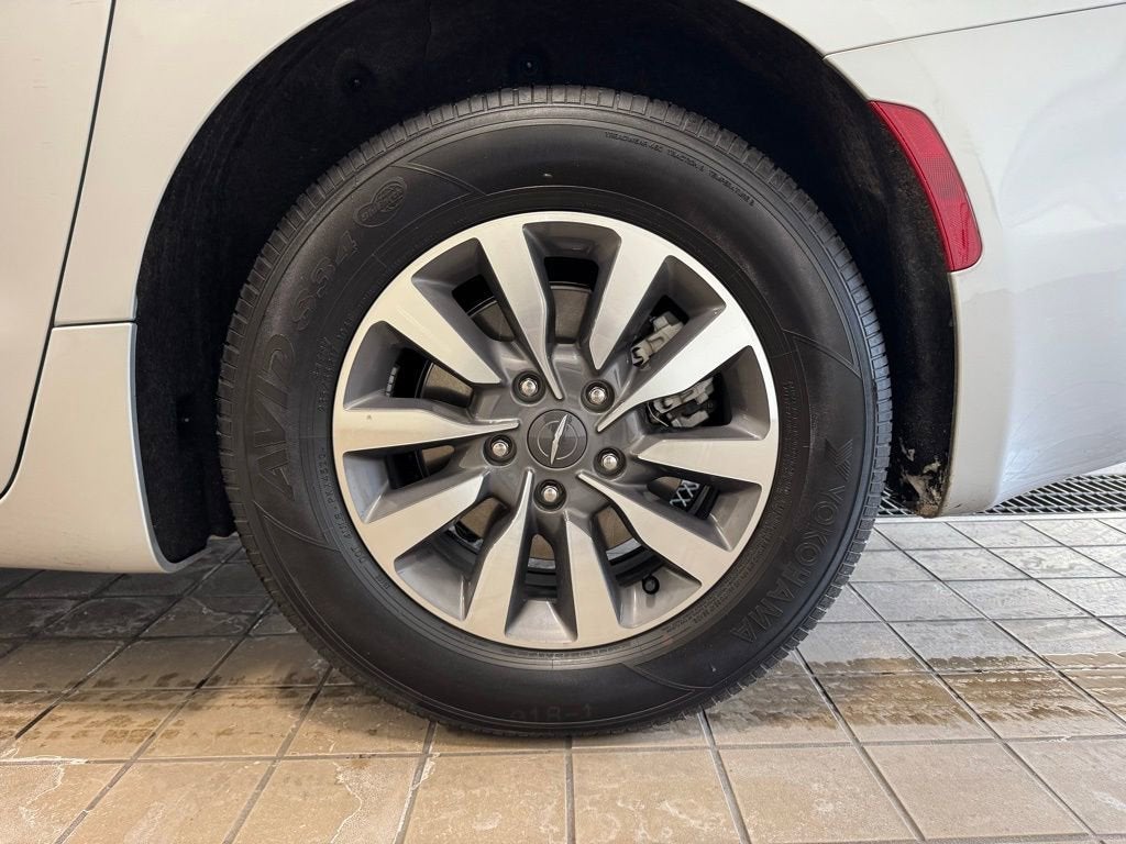 2024 Chrysler Pacifica Hybrid Select