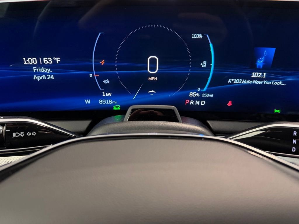 2025 Cadillac OPTIQ Luxury 2