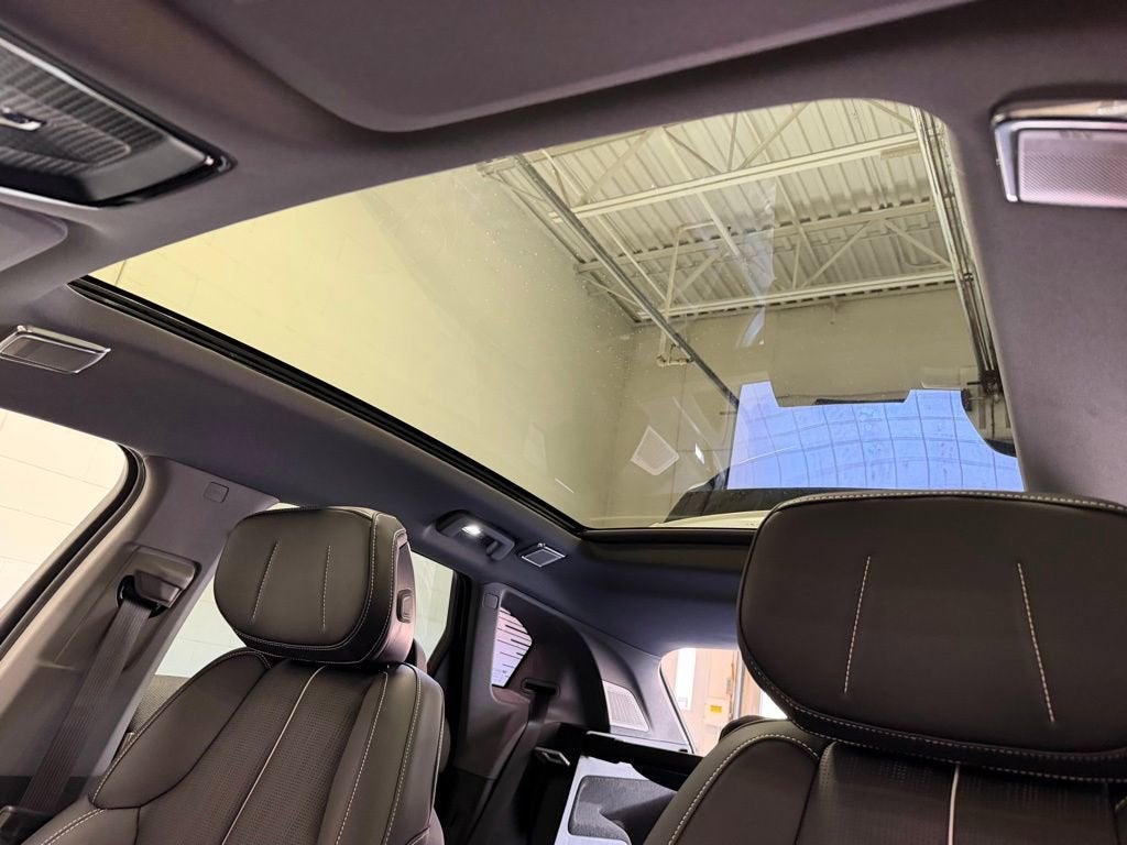 2025 Cadillac OPTIQ Luxury 2
