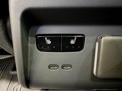 2025 Cadillac OPTIQ Luxury 2