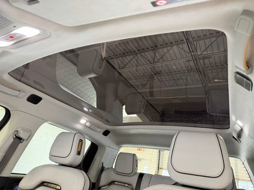 2022 RIVIAN R1T Adventure Package