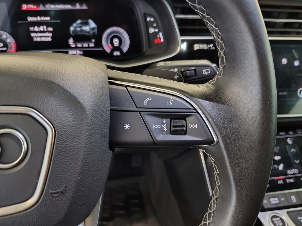 2023 Audi Q8 Premium