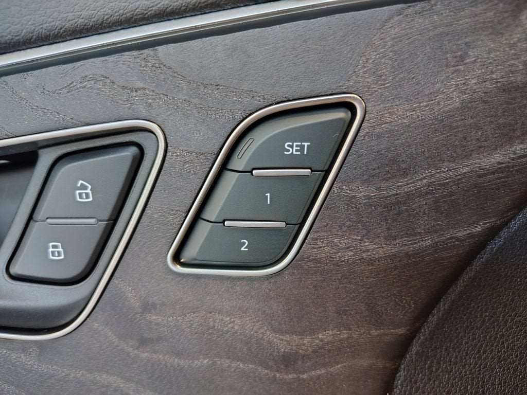 2023 Audi Q8 Premium