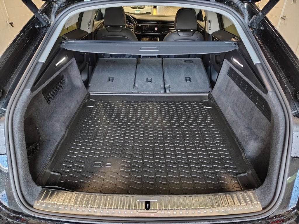 2023 Audi Q8 Premium