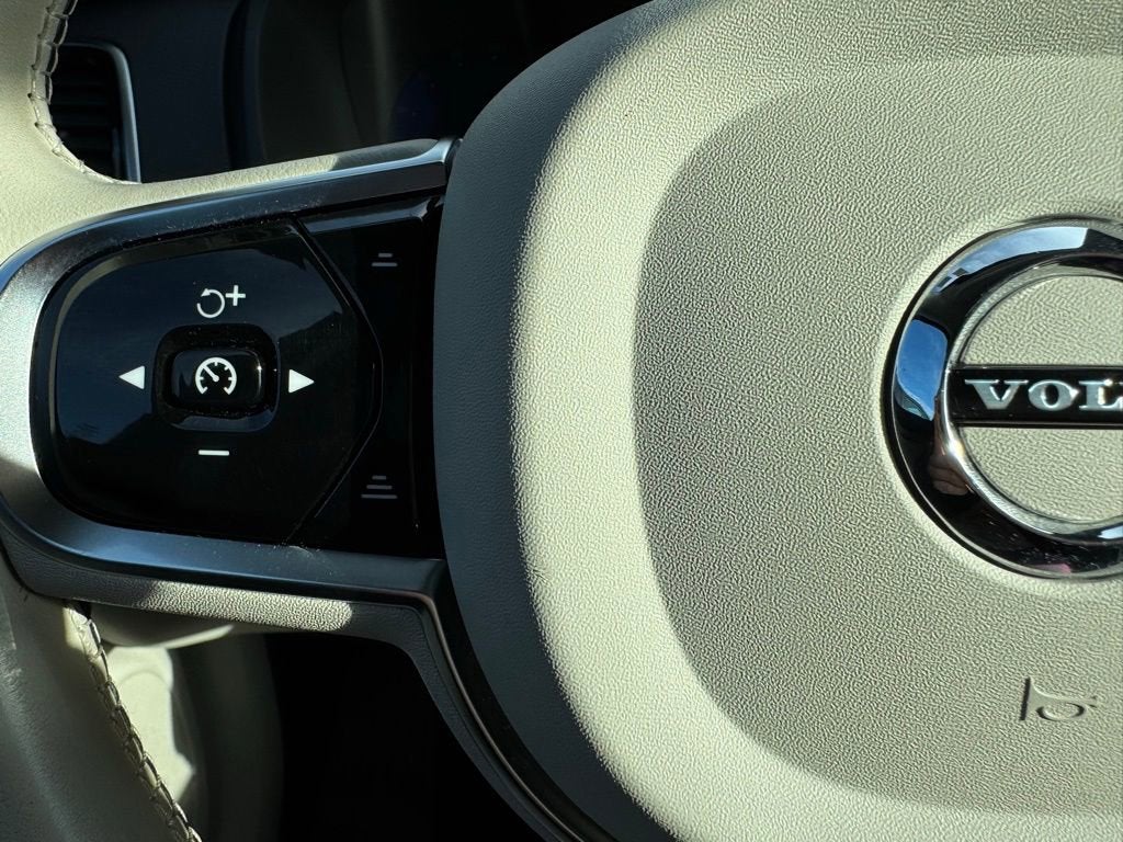 2023 Volvo XC90 Plus