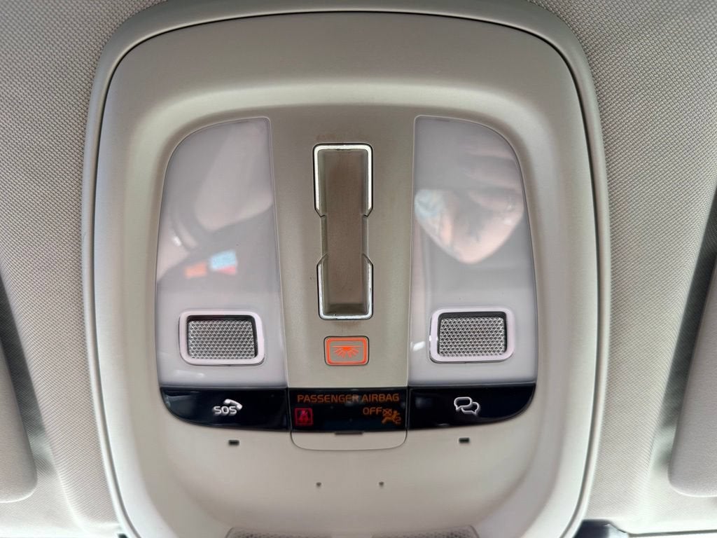 2023 Volvo XC60 Plus Bright Theme