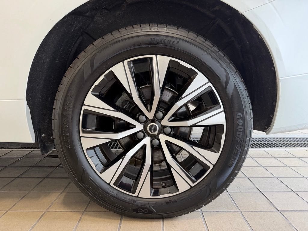 2023 Volvo XC60 Plus Bright Theme